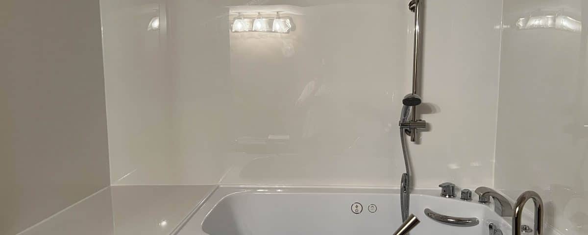 Accessible Bathtubs Vs. Accessible Showers